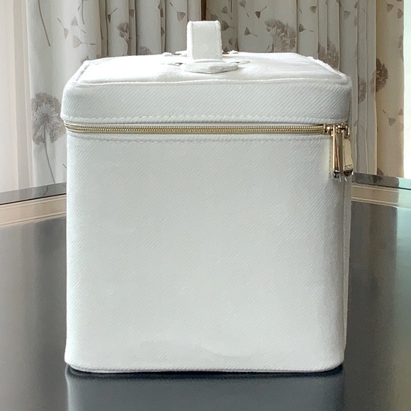 *NIB* DIOR Velvet Prestige Cream Vanity Case - Picture 3 of 6